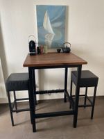 Bartisch mit 2 Barhocker, ideal für kleine Wohnungen