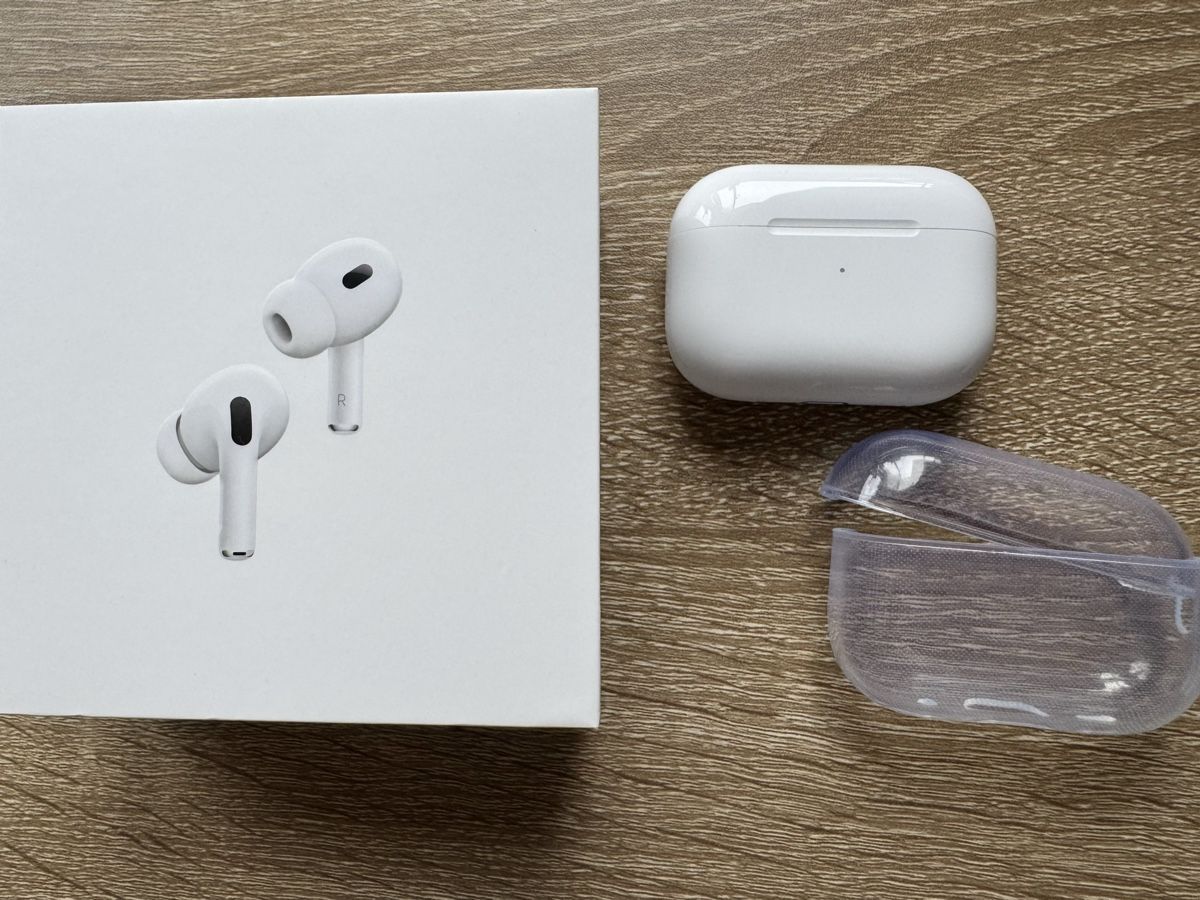 Apple Cuffie: APPLE AirPods Pro 2 - Wireless / MagSafe Charging Case – Usato da Zürich venduto da collins9_kate1 3