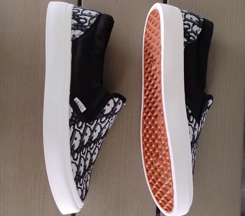 Scarpe da uomo: Chaussures toiles basses  – Nuovo (secondo la descrizione) da Portalban venduto da Moncoeur 1