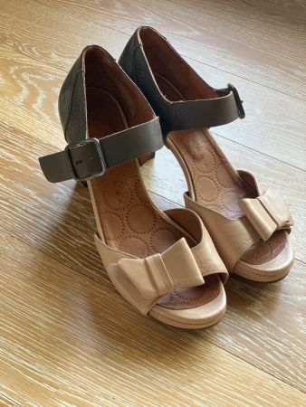 Chie Mihara Sandalette mit Absatz, Grösse 39, Top Zustand!