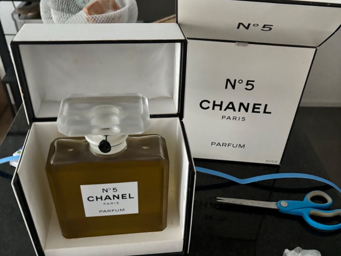 Chanel Profumi & Eau de Toilette: CHANEL 5 eau de parfum 900ml – Nuovo e nell'imballaggio originale da Saxon venduto da Hatlia_Shop 4