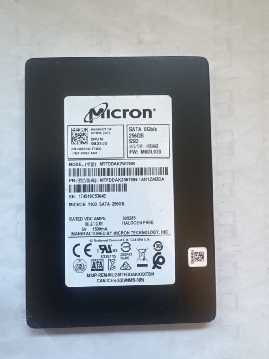 Cartes mémoire: SSD – D'occasion à Le Noirmont par mat_9dtx