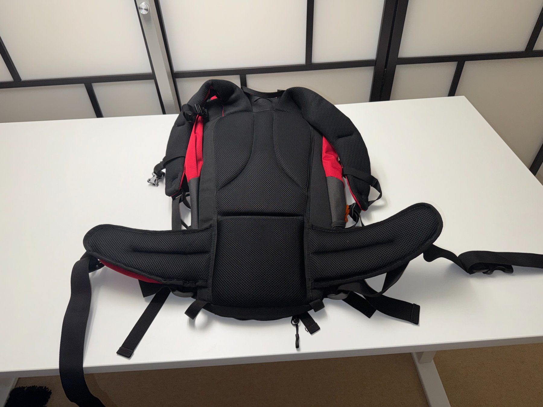 Hi-Tec Zaini: Hi-Tec Rucksack SP04L34 CH – Nuovo (secondo la descrizione) da Oberwil BL venduto da blueberry.crane 1