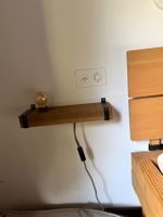 Wandregal mit Lampe Holzbalken Industrie Stil Stecker