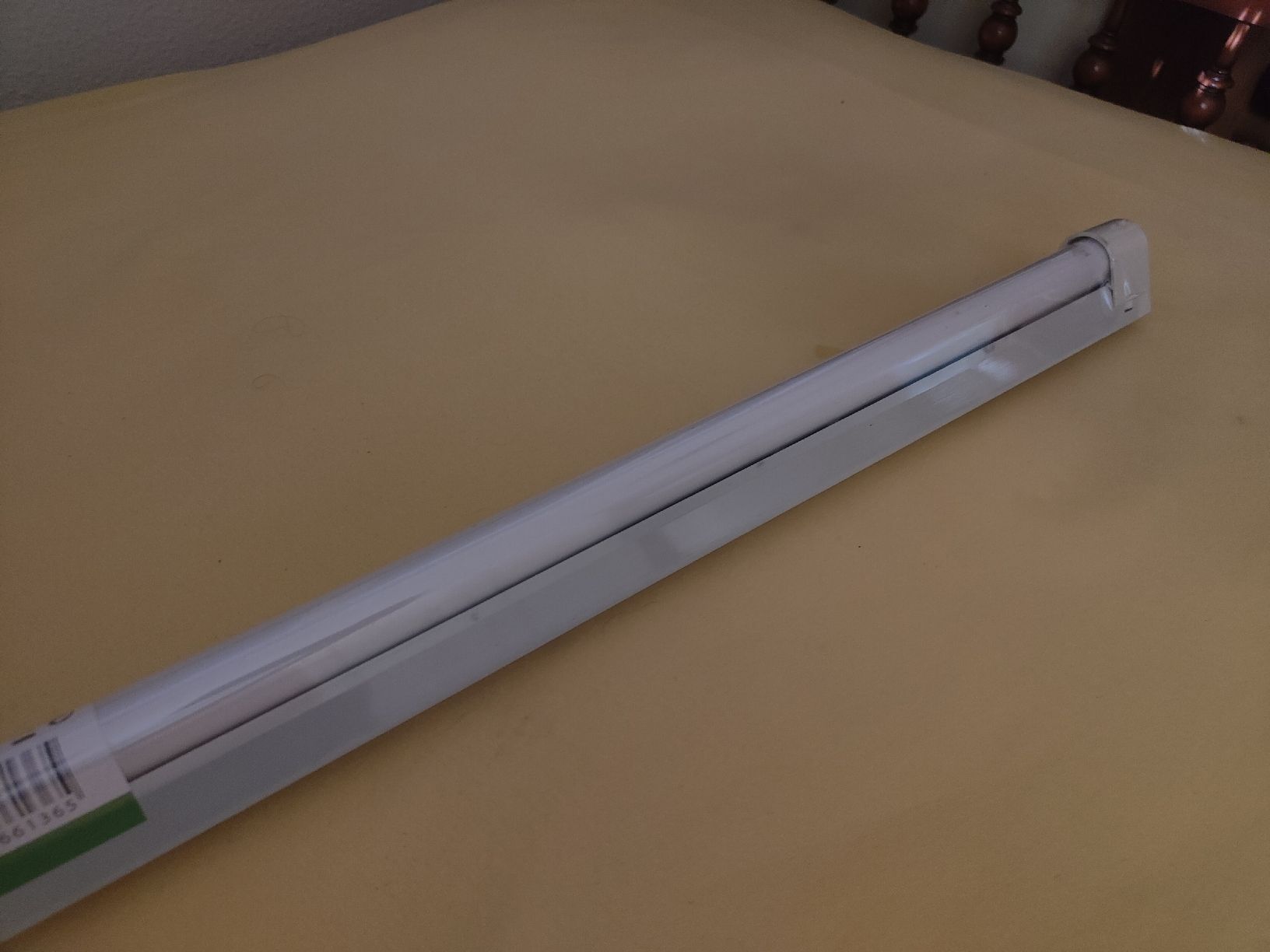 Kronleuchter & Deckenlampen: Lichtleiste mit Lampe 36Watt IP20 neu – Neu und originalverpackt aus Riehen von sulzschnee 2