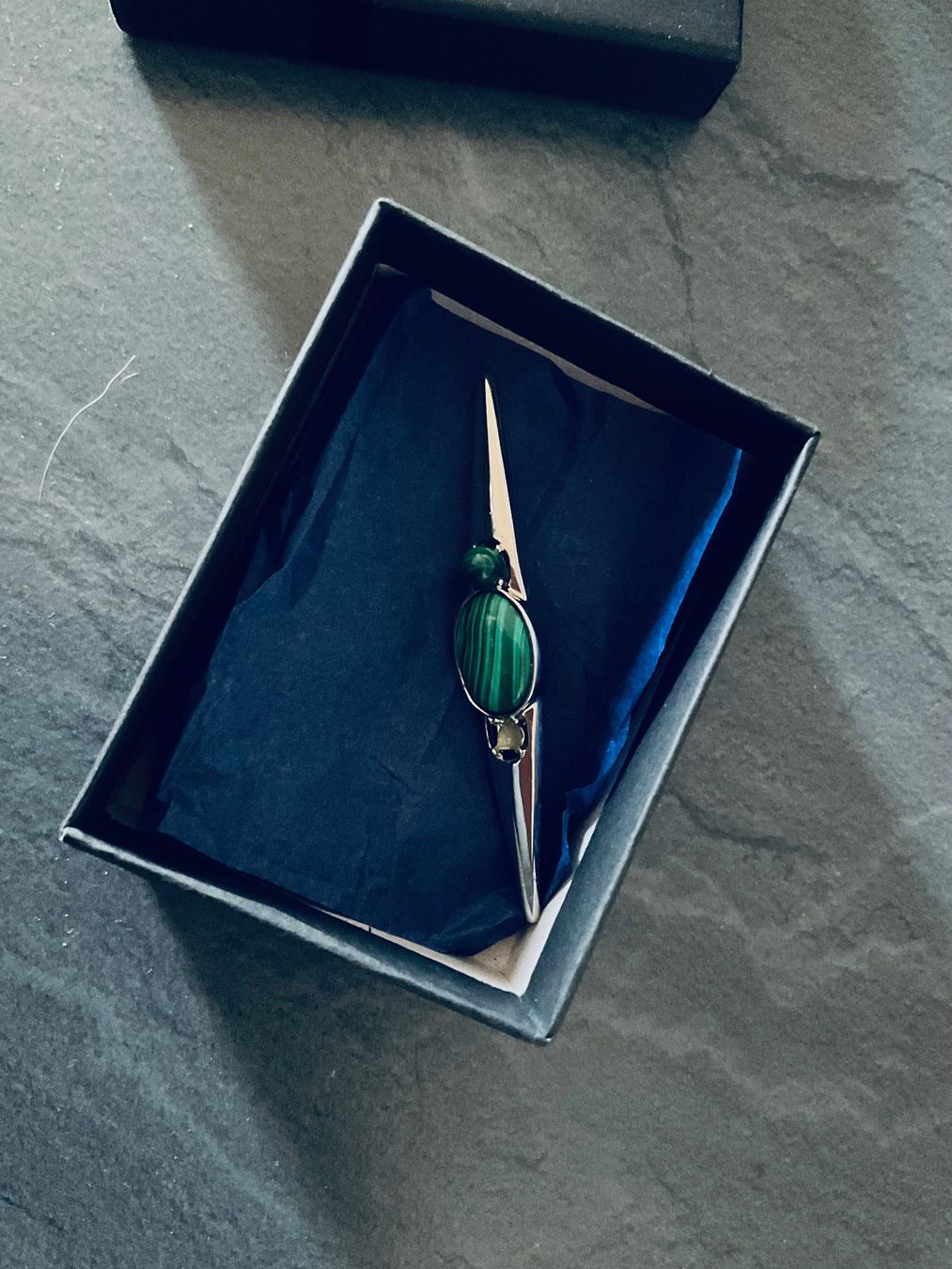 Spille & Fermagli: Sublime broche avec véritable pierre verte MALACHITE – Nuovo (secondo la descrizione) da Genève venduto da Mazelyne 3