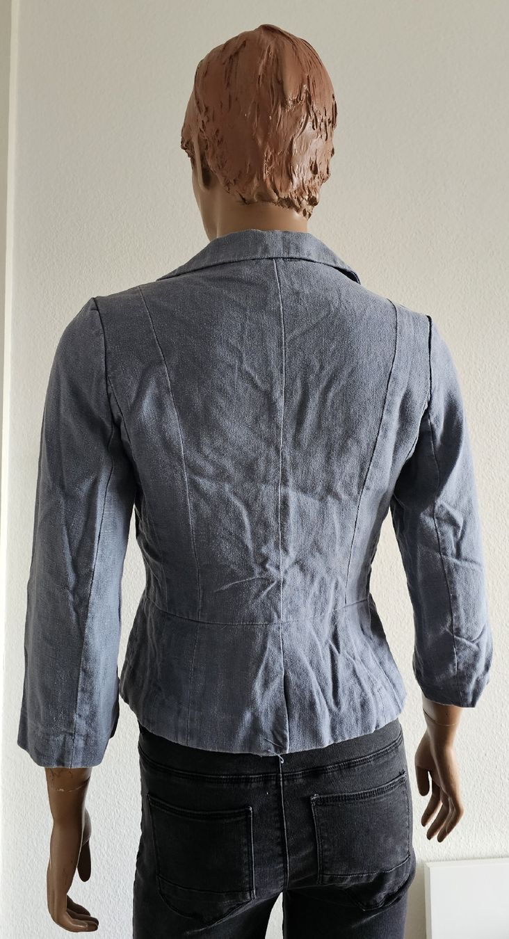 H&M Giacche: Kurzer Leinen Blazer H&M Grau Grösse 36  – Usato da Basel venduto da Allerlei-Basel 1