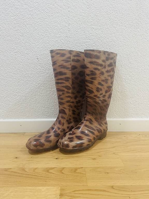 Chaussures femmes: G&G Leoparden Gummi Stiefel - Grösse 37 – D'occasion à Langenthal par Reifen-Schweiz 1