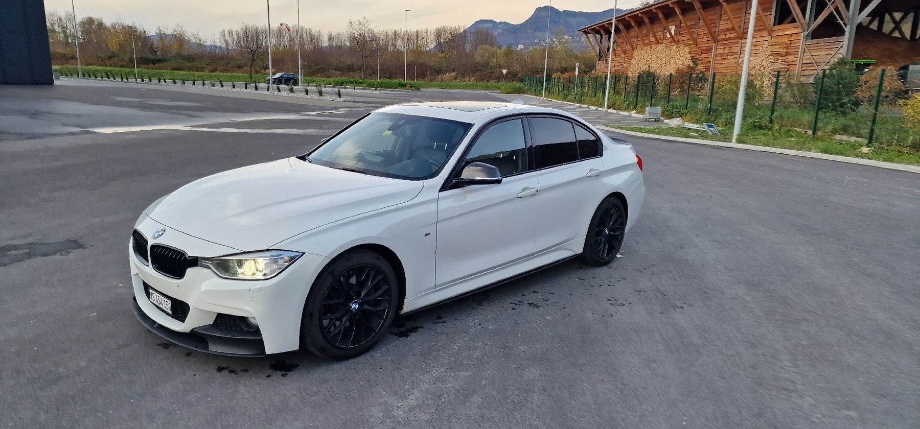 BMW Automobili: BMW 335i Xdrive, 2014, M Performance – Usato da Massongex venduto da Mirela0904 3
