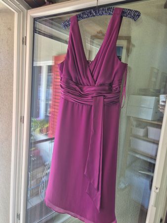 Kleid Charles Vogele Pink Grösse 42 V-Ausschnitt gut Zustand