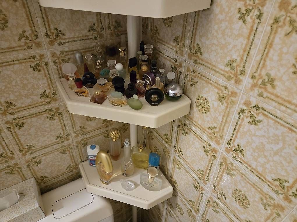 Profumi & Eau de Toilette: Parfüm Sammlung  – Usato da Biel/Bienne venduto da Rouf7 1