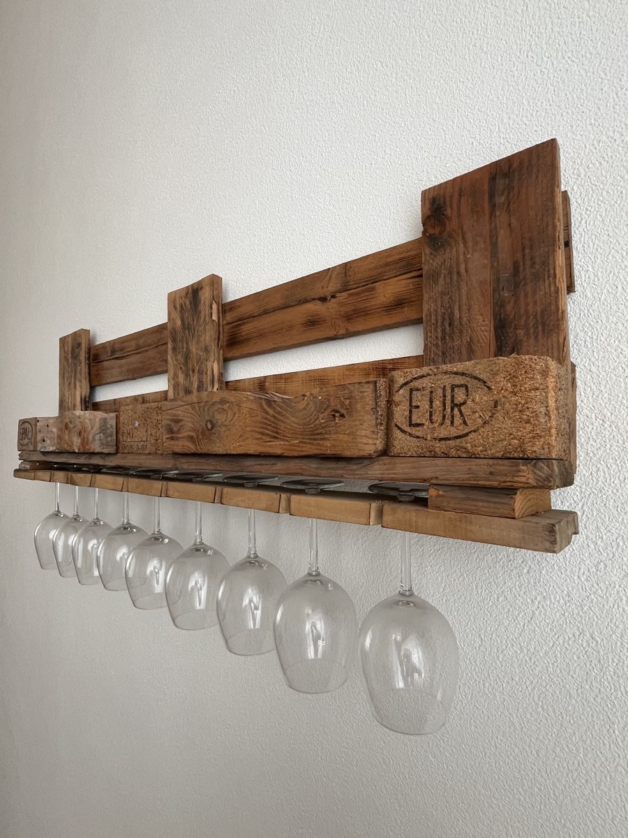 Fixations: Wein oder Whiskyregal aus Holz mit Glashalter – D'occasion à Kägiswil par Sachsler 1