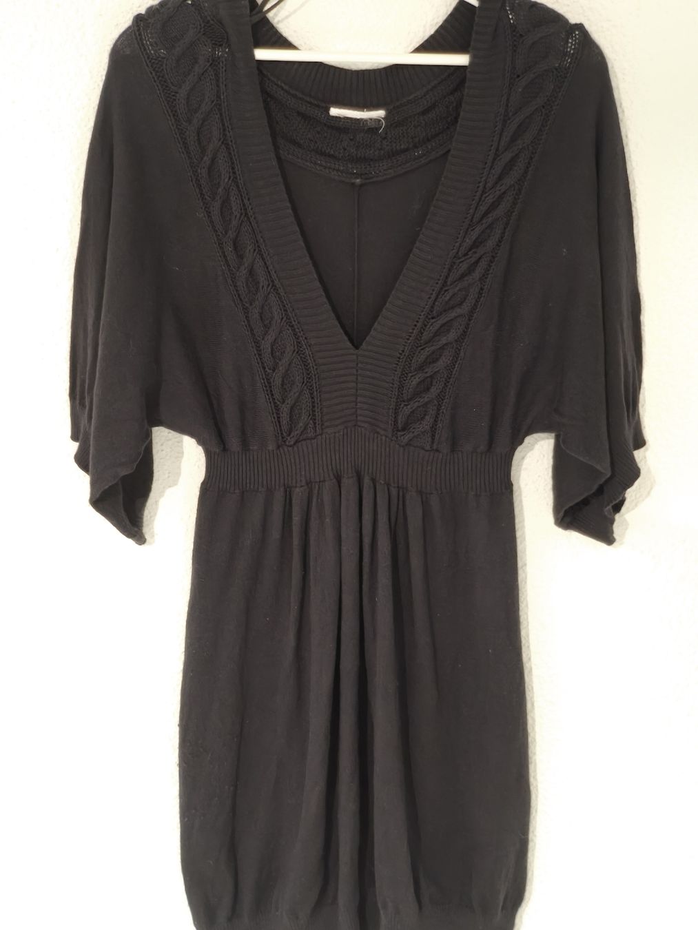 Vestiti: Schwarzes Strickkleid, V-Ausschnitt, Gr. S – Nuovo (secondo la descrizione) da Emmetten venduto da SecondhandSiska 3