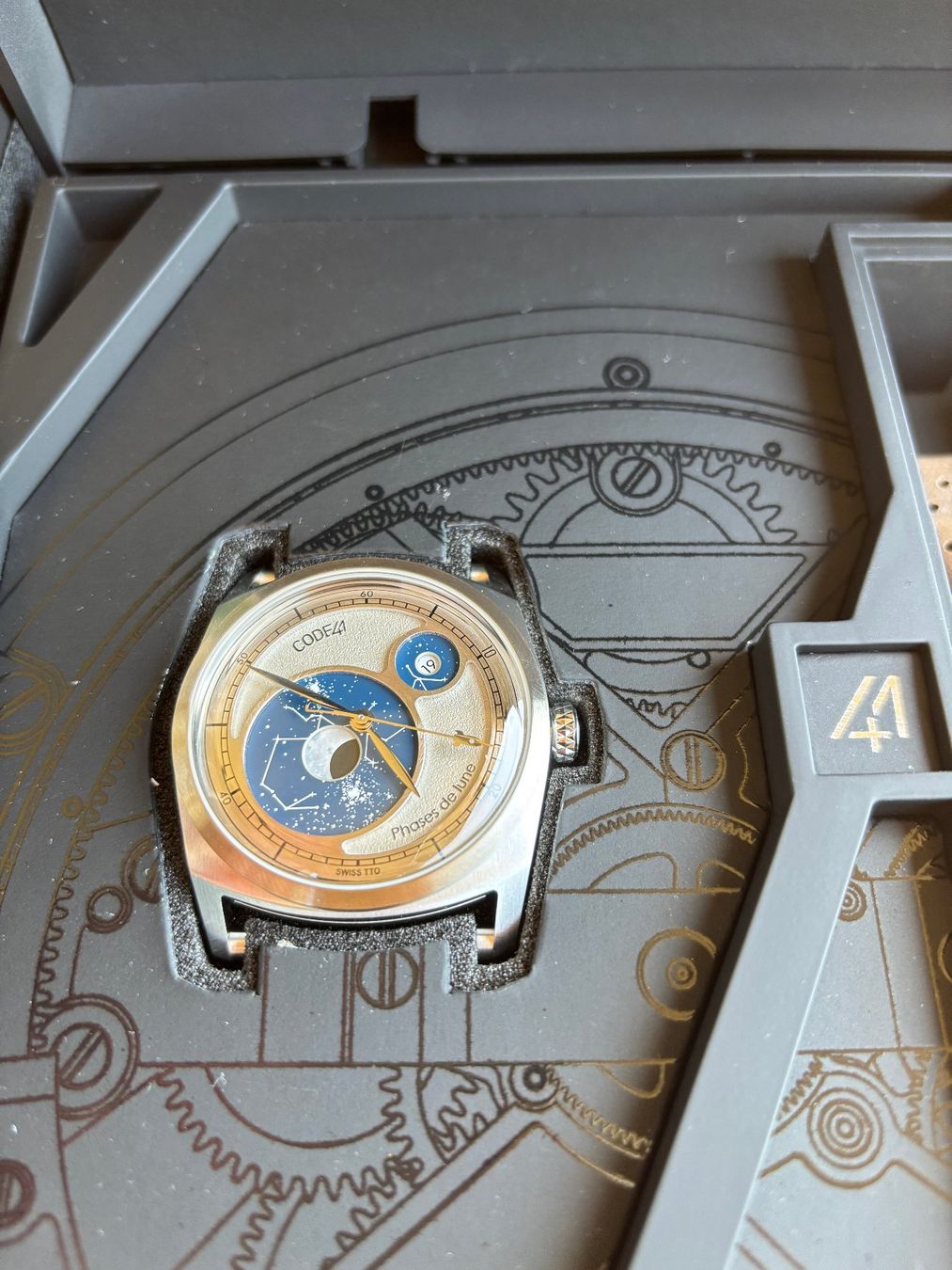 Orologi: CODE41 Moon INCEPTION, Sandfarben & Blau, NEU und unbenutzt – Nuovo e nell'imballaggio originale da Nuglar venduto da Tc15 2