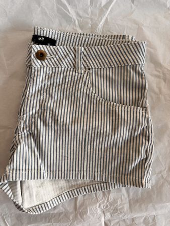 H&M Kurz hose gestreift Grösse 36 neuwertig
