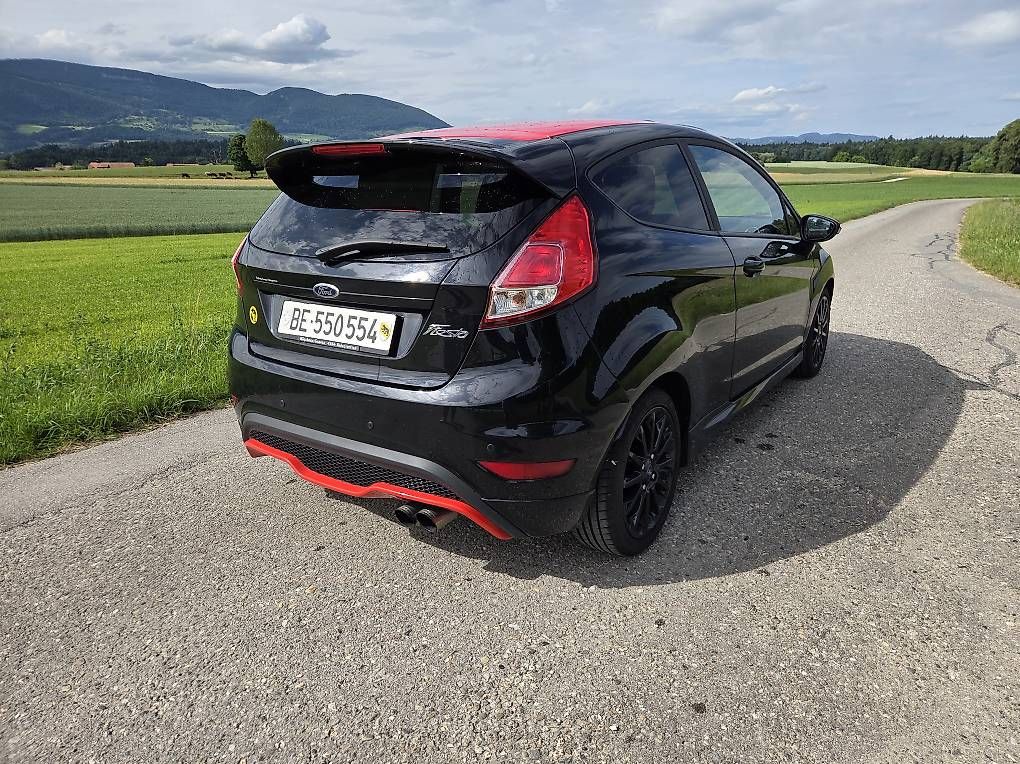Automobili: Ford Fiesta 1.0 Black / Red Edition – Usato da Wangen an der Aare venduto da fel_2mjn