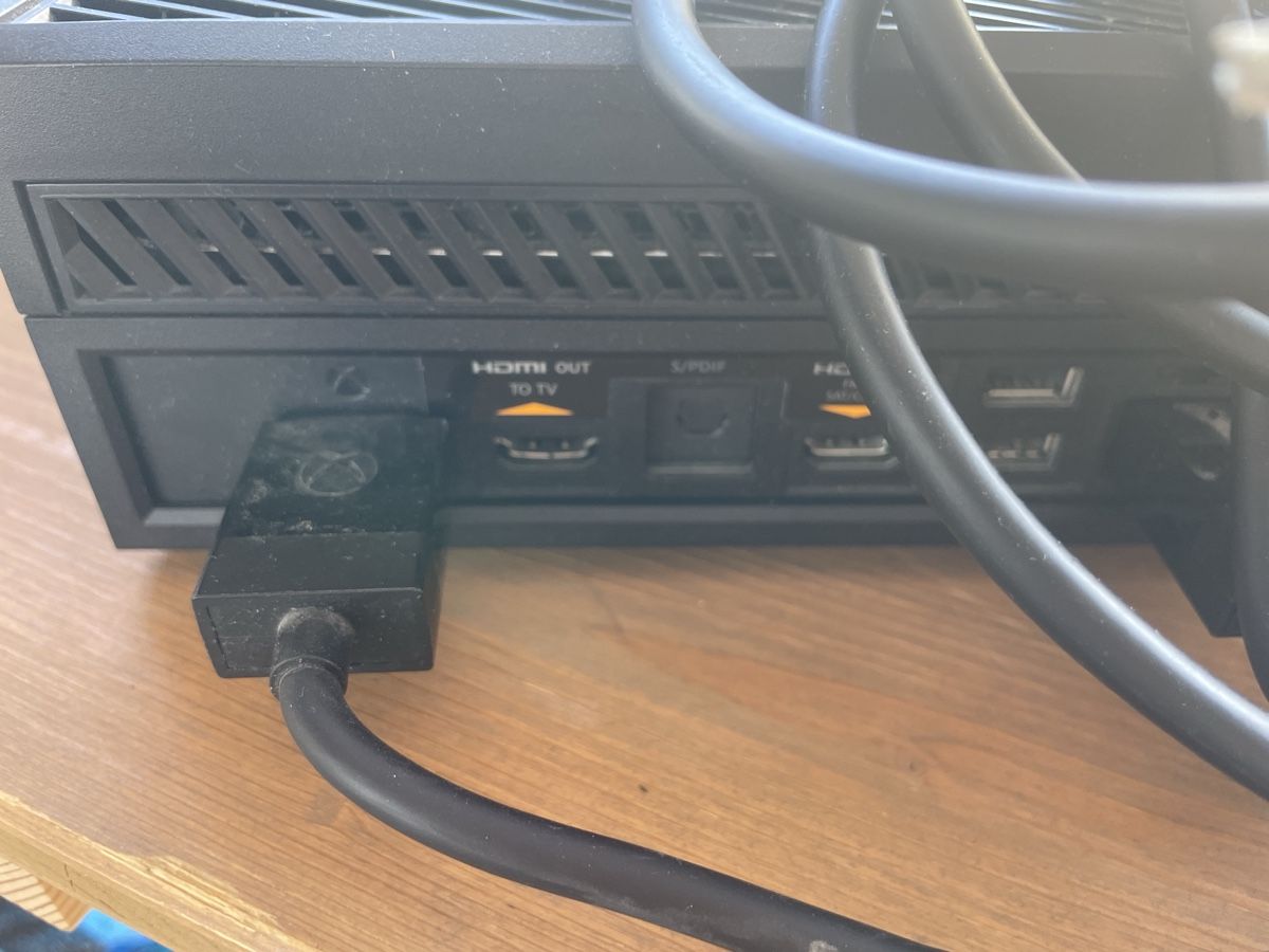 Microsoft Console: XBox one dreiteilig HDMi – Usato da Illnau venduto da cla_jqf8 2