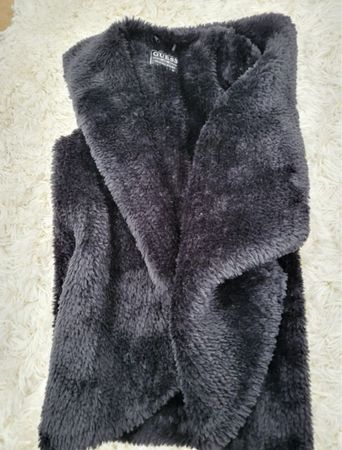 Guess Gilet, Kunstfell