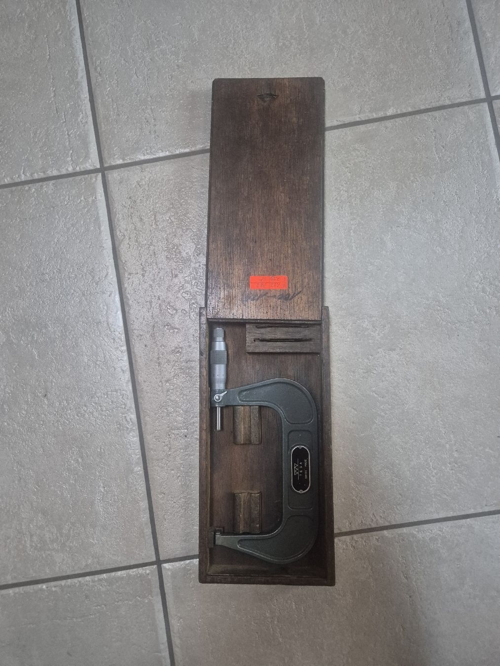 Misurare: Guterhaltene Mikrometer mit Holzkasten – Usato da Röthenbach i. E. venduto da 3538ScaniaR420 2