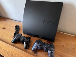 Sony PlayStation 3 mit zwei Controllern funktionstüchtig