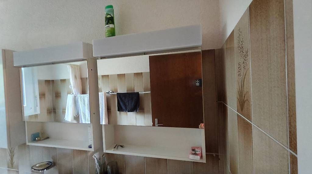 Armadietti a specchio: Badezimmer Spiegelschrank 2 Stk. – Usato da Männedorf venduto da Jaqui-Andy 1