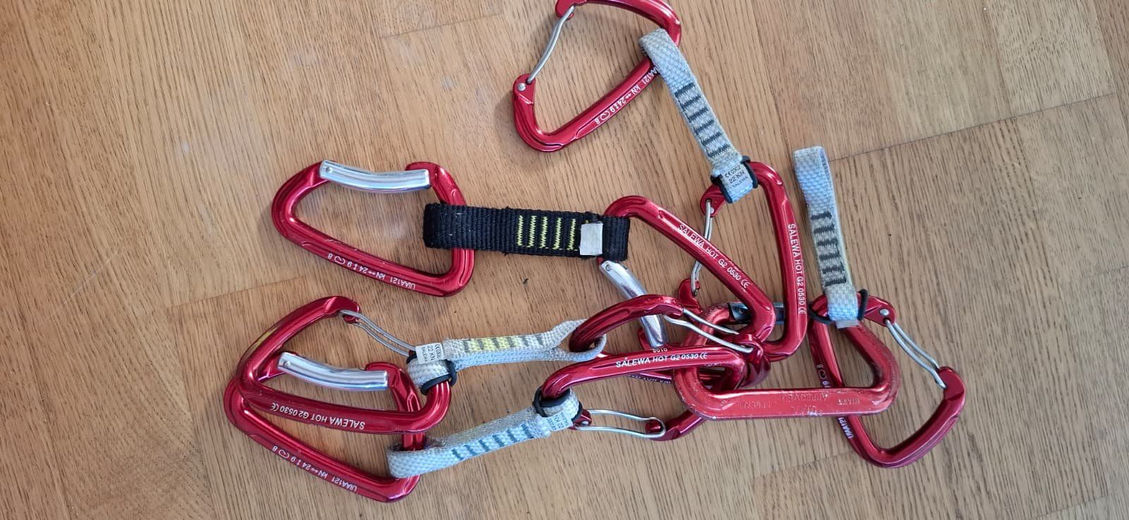Attrezzatura da arrampicata: Kletter-Set mit Karabinern, Expressen & Eisschrauben – Usato da Horw venduto da Supervannie