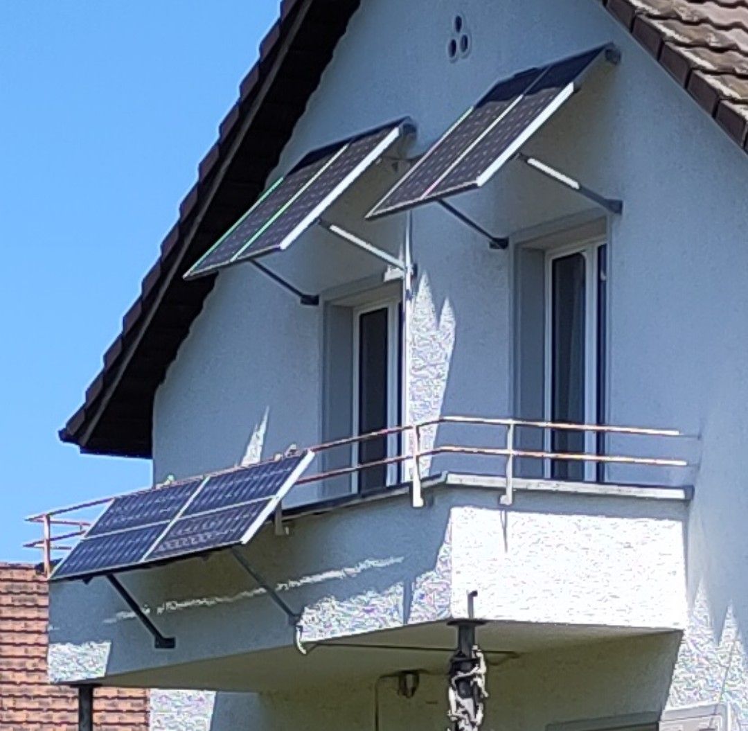 Dispositivi a energia solare: PV Solar Anlage Balkon – Usato da Wettingen venduto da Nirula33