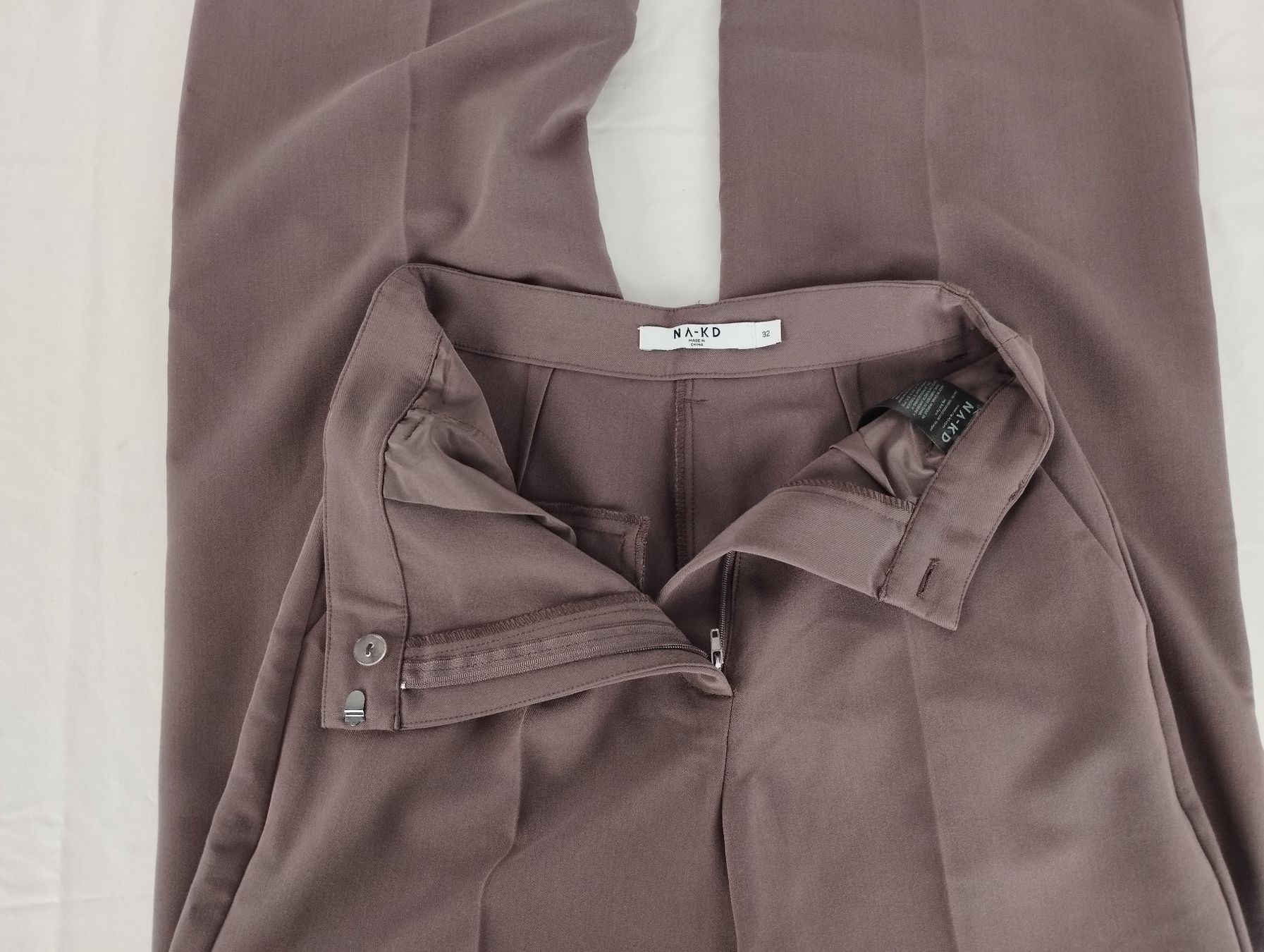 Na-kd Hosen: NAKD Stoffhose Gr. 32 – Gebraucht aus Schübelbach von Restwert_Schubelbach 4