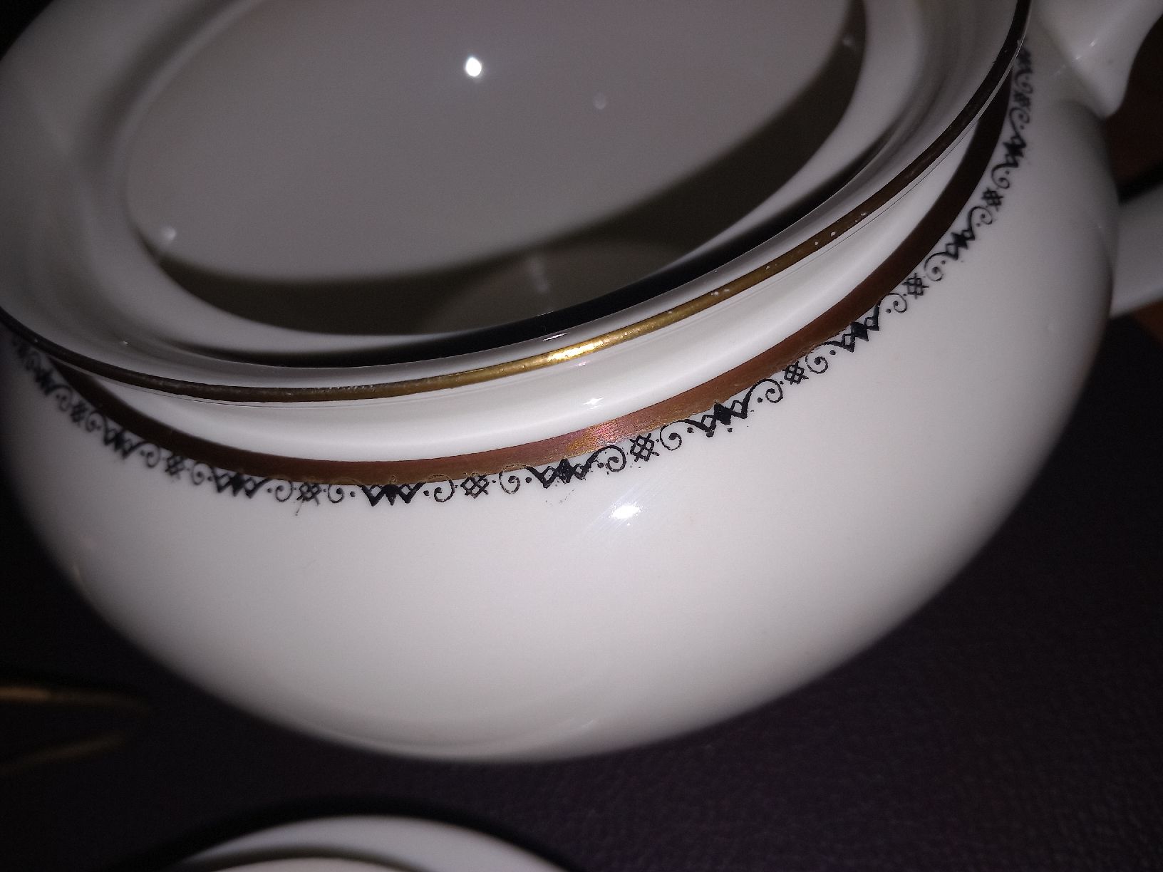 Teiere: TEA TIME: STÖVCHEN MIT TEEKANNE/ LANGENTHAL – Usato da Aegerten venduto da gismolini 6