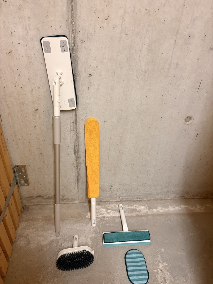 Ikea Sonstiges für Haushalt & Wohnen: IKEA Cleaning Set with Mop Duster Brush and Attachments – Gebraucht aus Fribourg von mat_1995 1