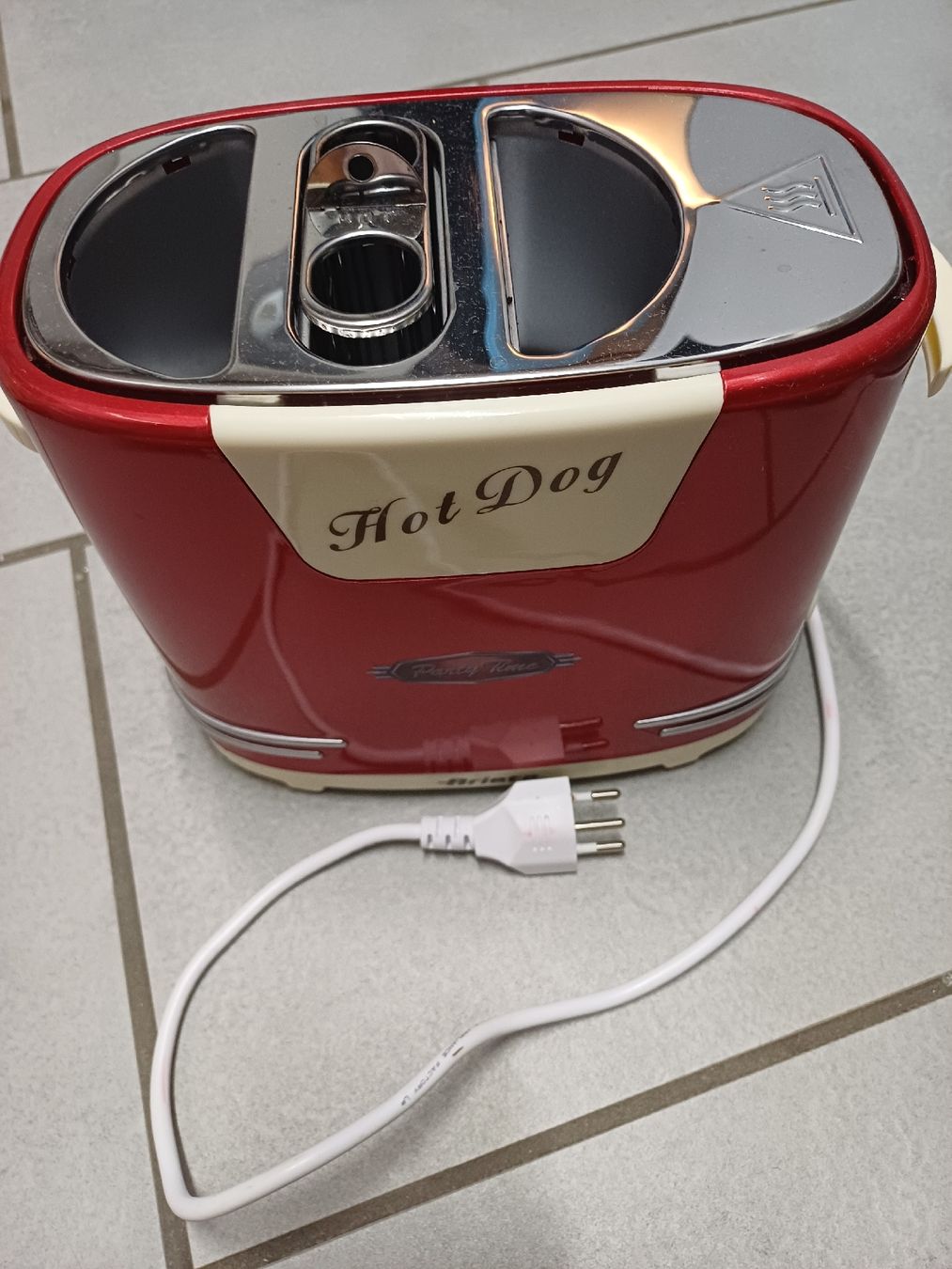 Elettrodomestici da cucina: Ariete Hot Dog Maker Party Time Red Used – Usato da Brugg AG venduto da Chaes-chueechli