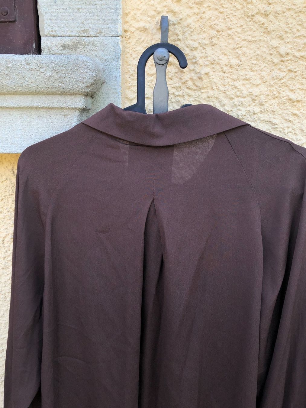 Camicette: aNYcase Bluse Langarm Brau – Usato da Wädenswil venduto da Pixie_ 1