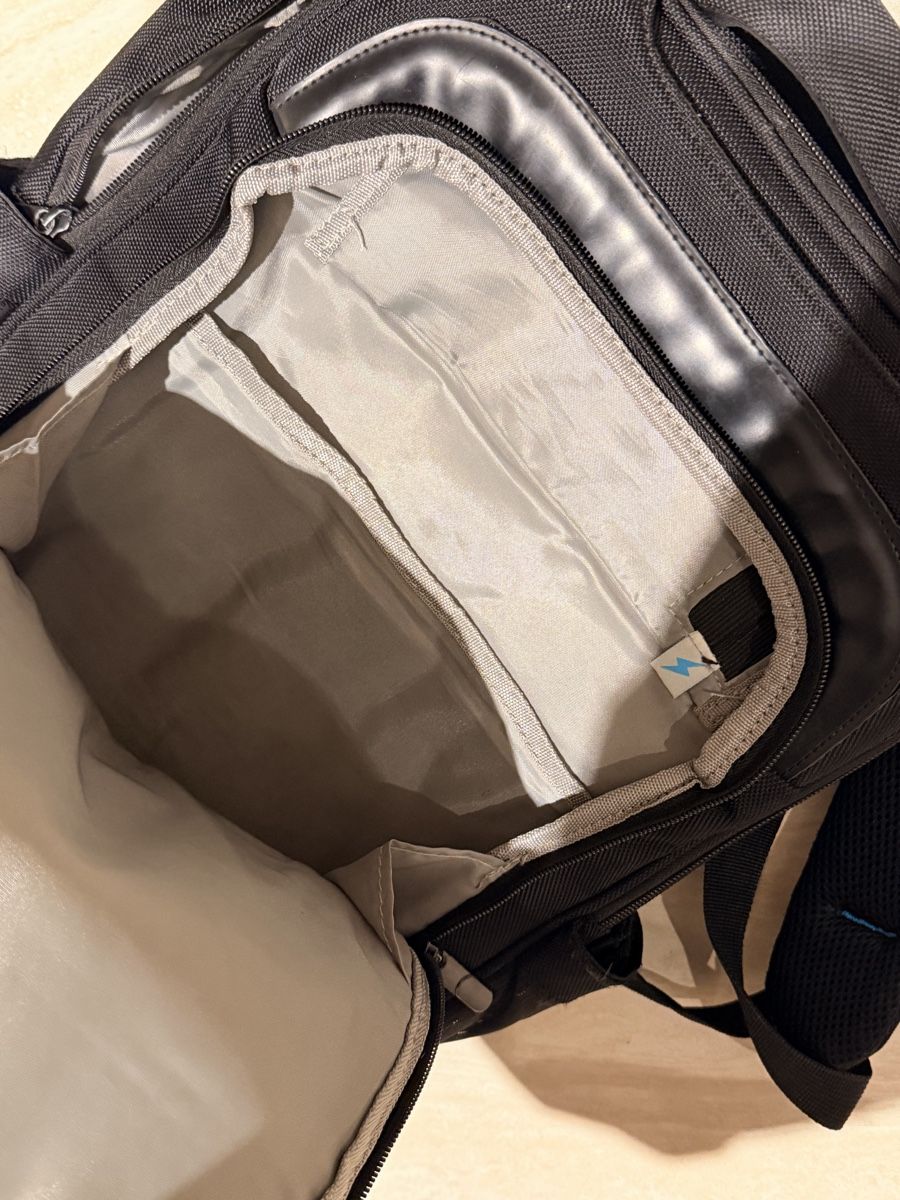 Zaini: HP Laptop Backpack - Like New Condition - Black! – Usato da Paradiso venduto da Ixaya.studio 1