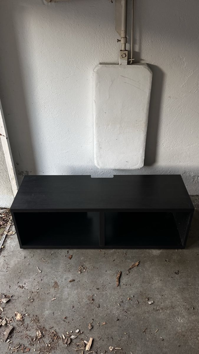 Ikea Meubles TV: Meuble TV noir – D'occasion à Daillens par BrandonW 3