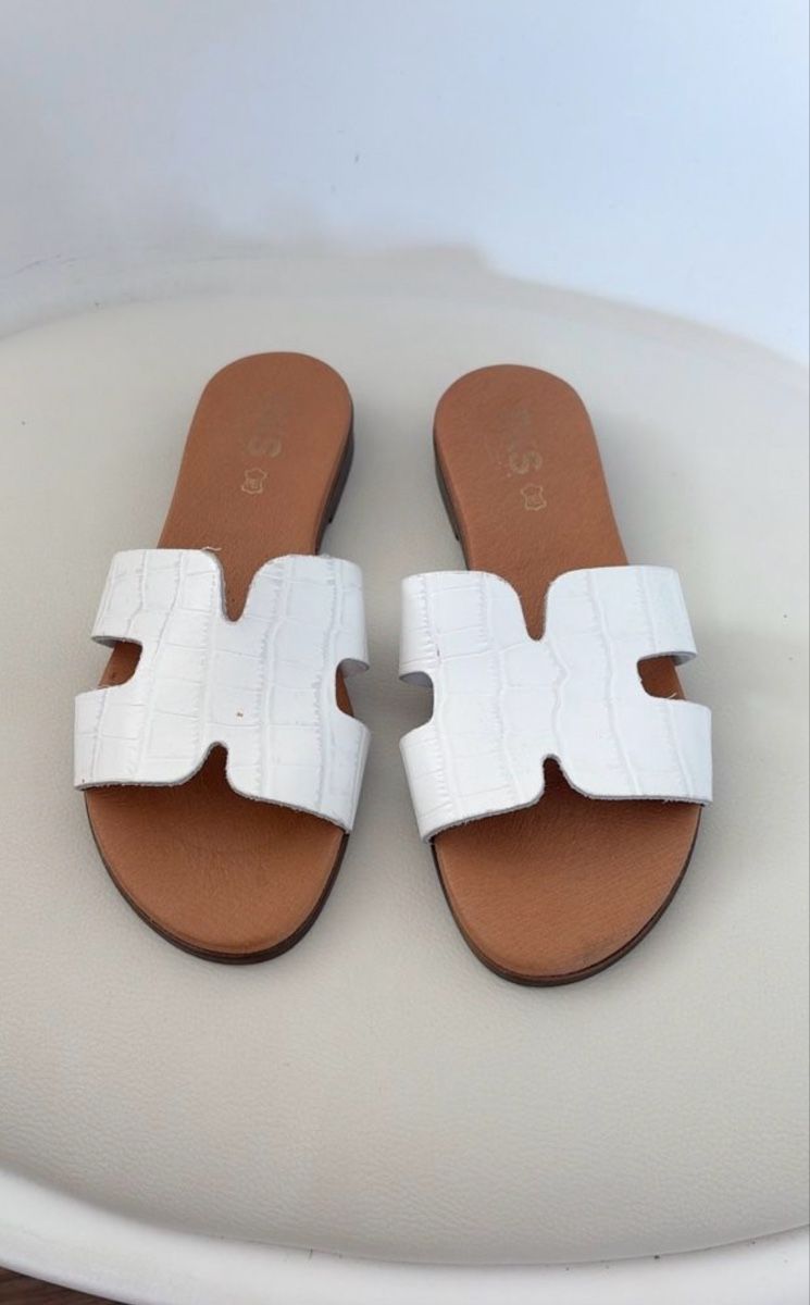 Chaussures femmes: Sandalen weiss Kroko-Optik Grösse 36 – D'occasion à Opfershofen TG par dan_nxk8