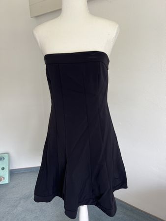 Schickes, trägerloses Sommerkleid von Theory, Grösse 6!