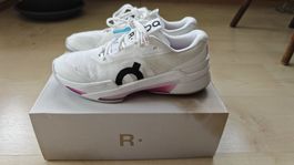 Brand new-On The Roger Pro Fire Tennis Shoes Size8 EU41