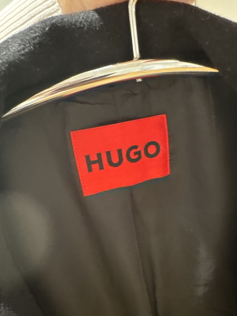 Hugo Boss Cappotti: Schwarzer Hugo Boss Mantel Gr. 36 – Usato da Niederteufen venduto da sophia2025 2