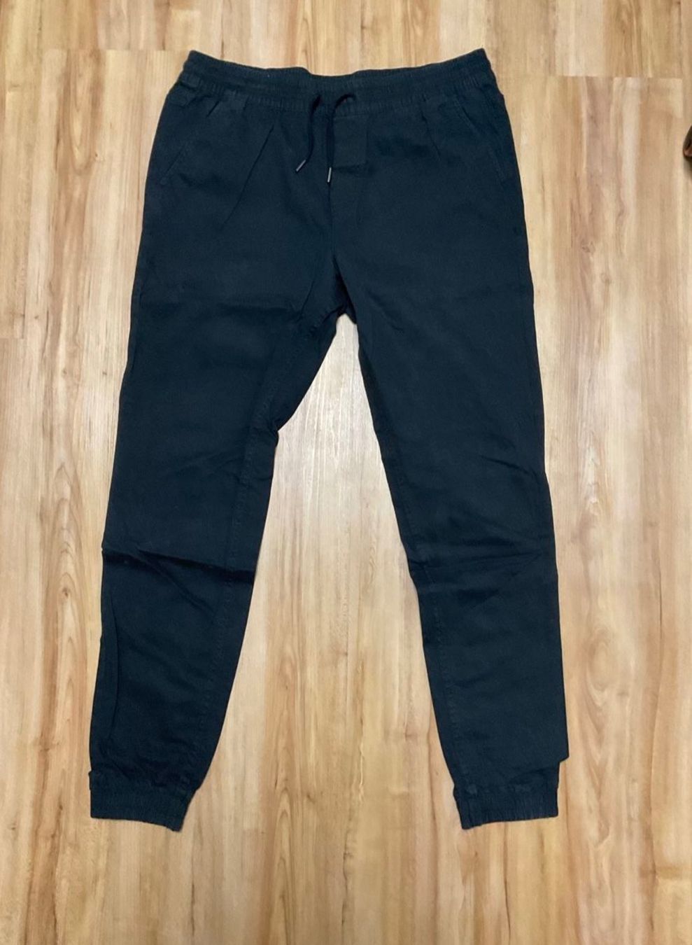 Zara Pantaloni: Pull&Bear Cargo Hosen Set  neuwertig – Usato da Rorschach venduto da daj_9gxt 6