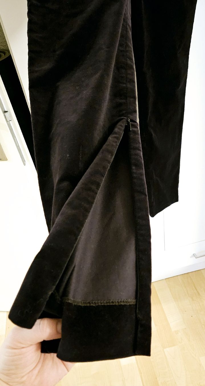 Gucci Pantalons: Gucci Samt-Hose Gr.36 mit – D'occasion à Hellbühl par Veci02 2