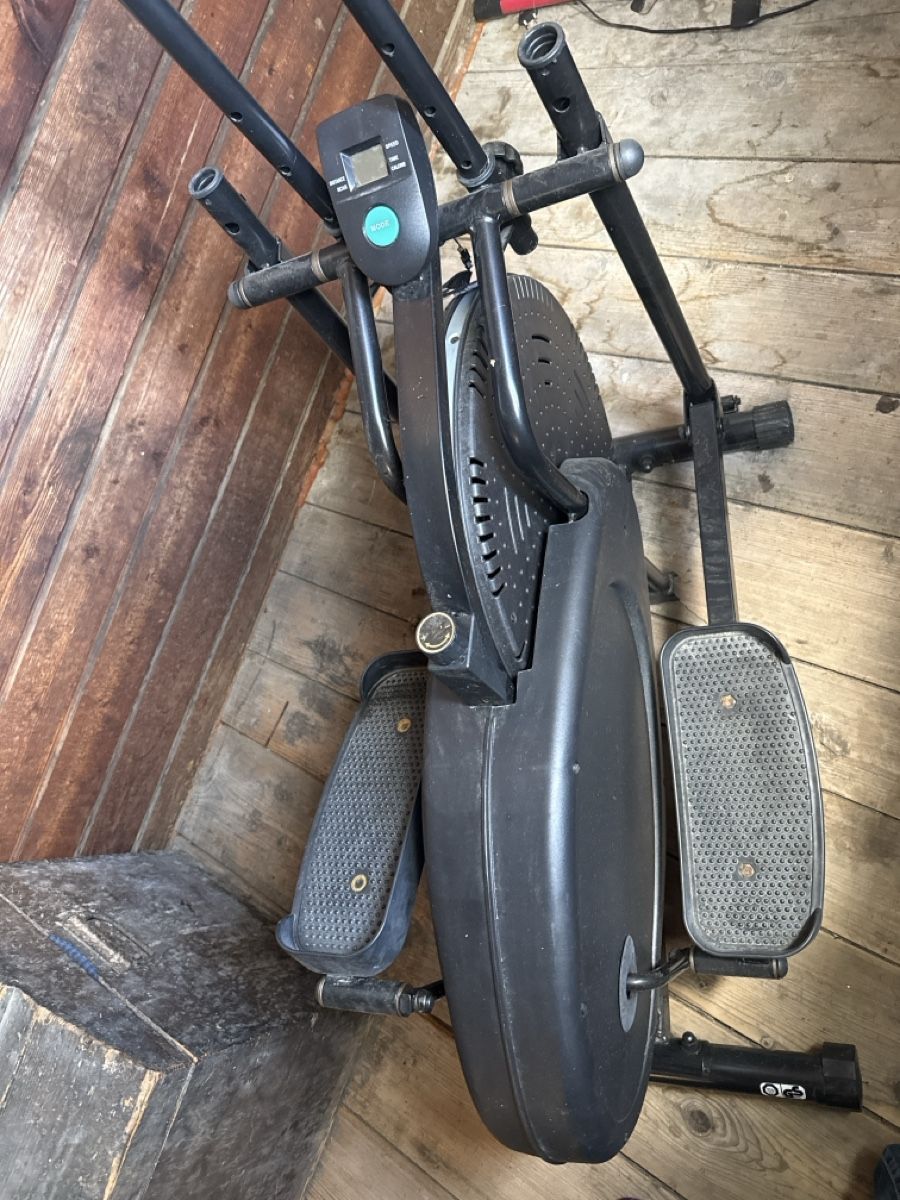 Hometrainer: Hometrainer / Crosstrainer - Fit durch den Winter! – Usato da Neunkirch venduto da Waldi121 1