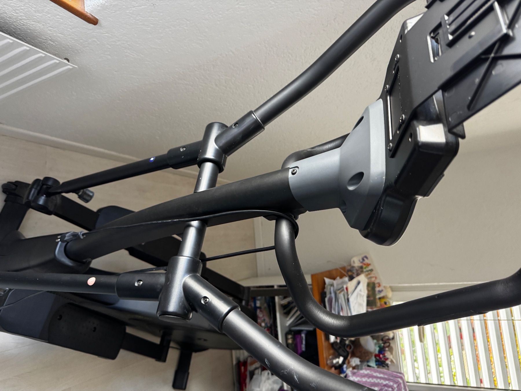 Hometrainer: Crosstrainer Crane schwarz – Gebraucht aus Winterthur von Marcello5503 3