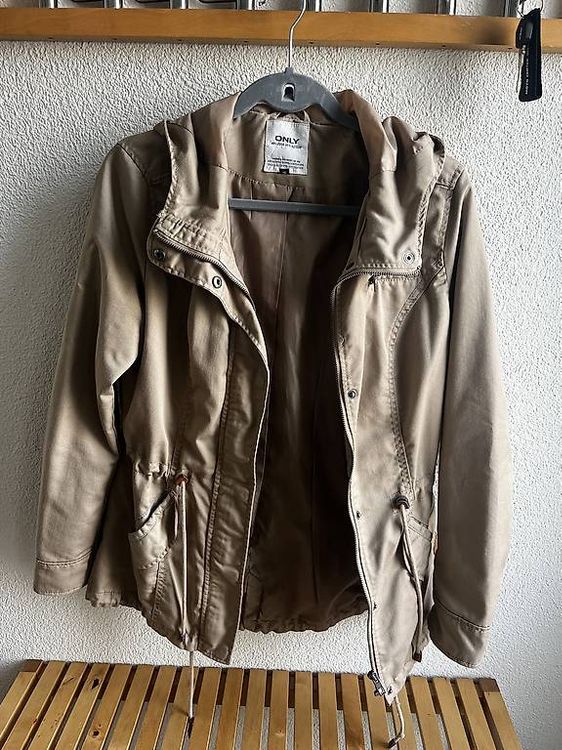 Vestes: Diverse Übergangs/ Leder Jacken – D'occasion à Schötz par Ninawyss99