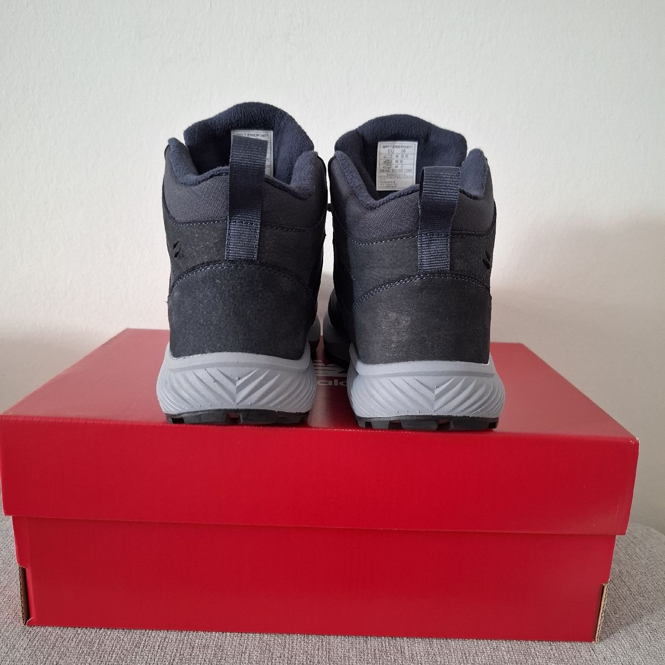 Scarpe da donna: Wanderschuhe Spitzbergen dunkelblau Grösse 38 – Usato da Hägglingen venduto da Pilipadin 3
