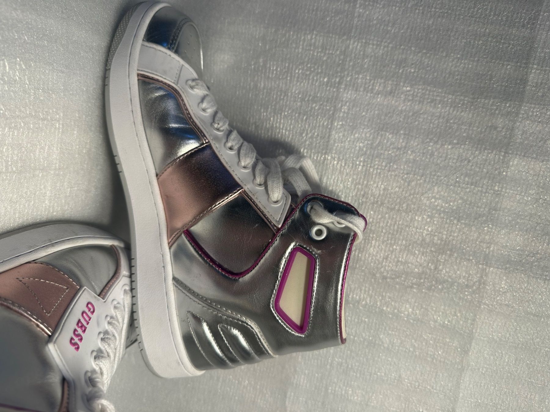 Guess Scarpe da donna: Baskets montantes Guess argentées, – Nuovo e nell'imballaggio originale da Onex venduto da eri_jx6q 2