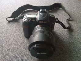 Nikon D90 avec objectif Nikkor 18-105mm - prêt à l'usage