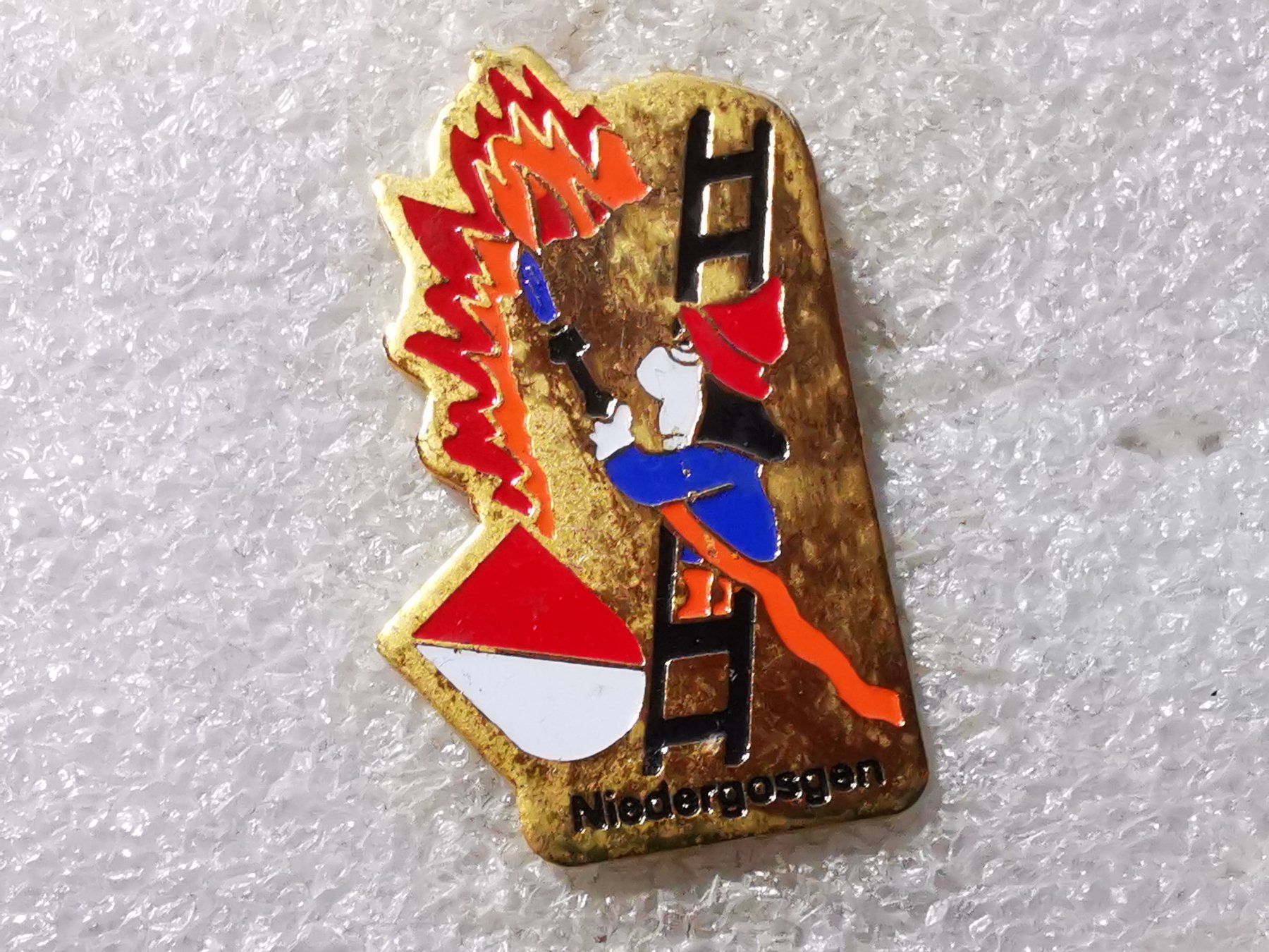 Plaketten & Abzeichen: Ansteckpin 117: Feuerwehr – Gebraucht aus Oppligen von Pin-Fall-Shop