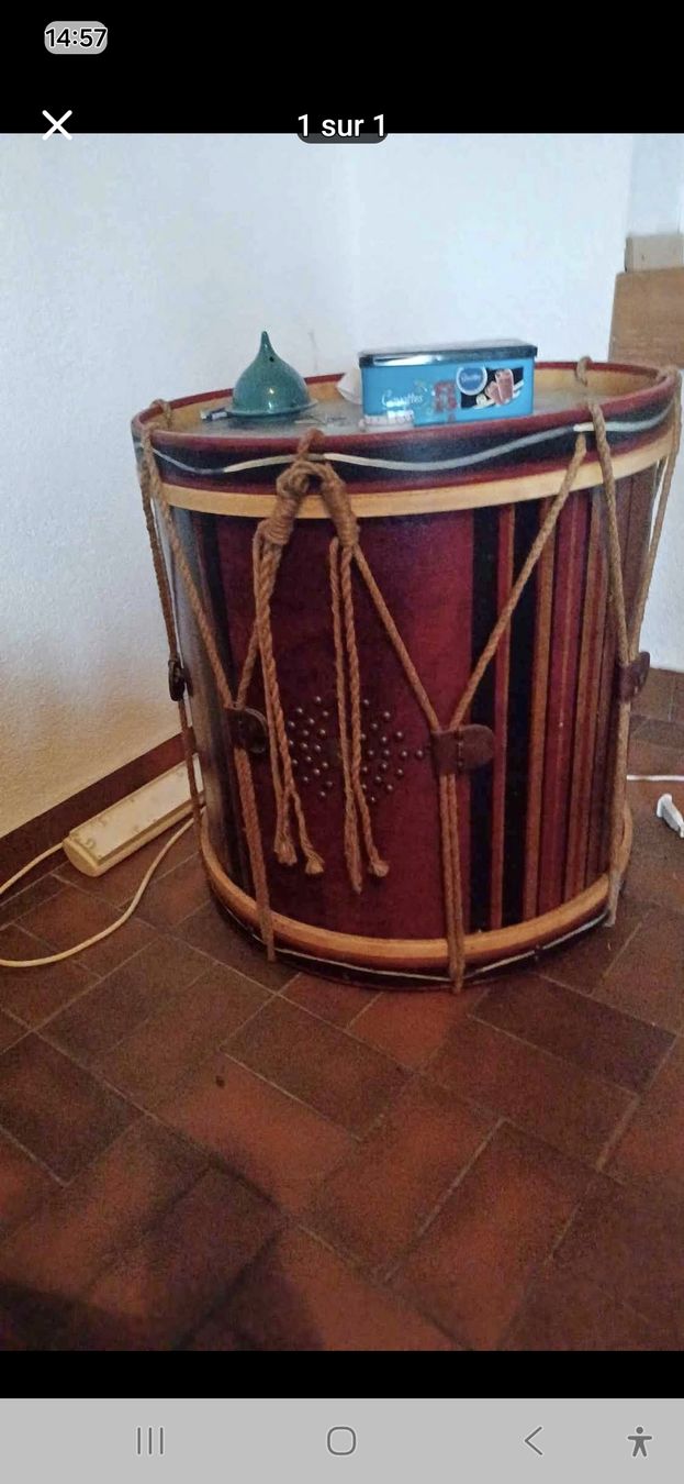 Tavoli: table d'appoint Regiment Drum Side Table par Timothy Oulton. – Usato da Penthalaz venduto da yve_wsq8 7