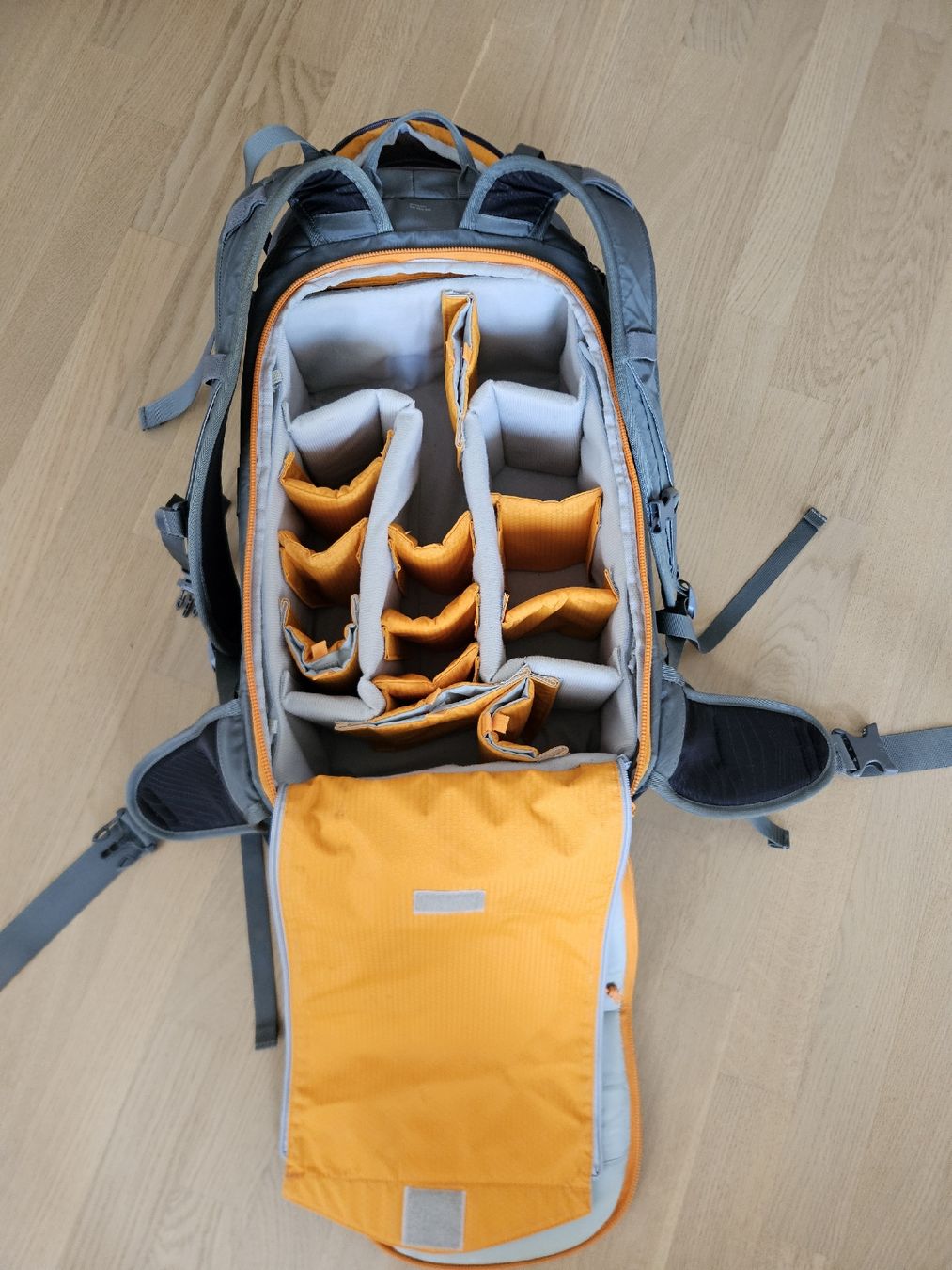 Lowepro Zaini: Lowepro Whistler BP 450 AW gebraucht – Usato da Jona venduto da and_2w5t 2