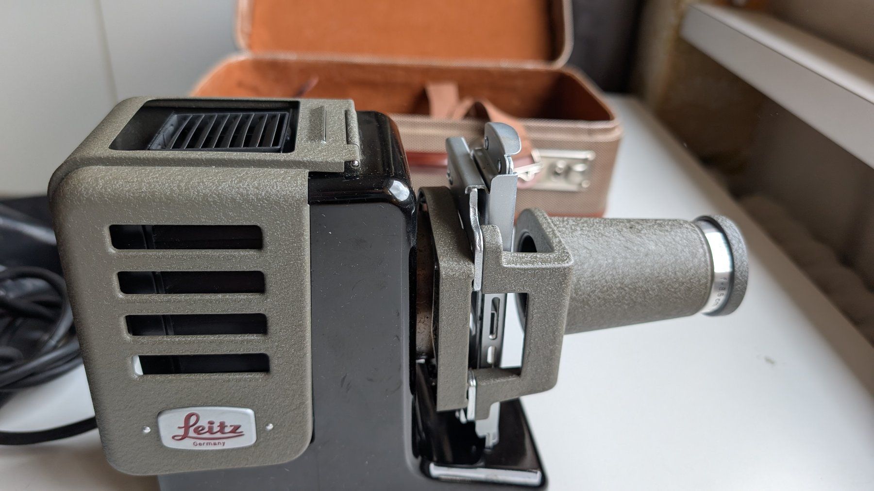 Pellicole: LEICA Vintage Diaprojektor – Usato da Uetikon am See venduto da rit_pkd5 2